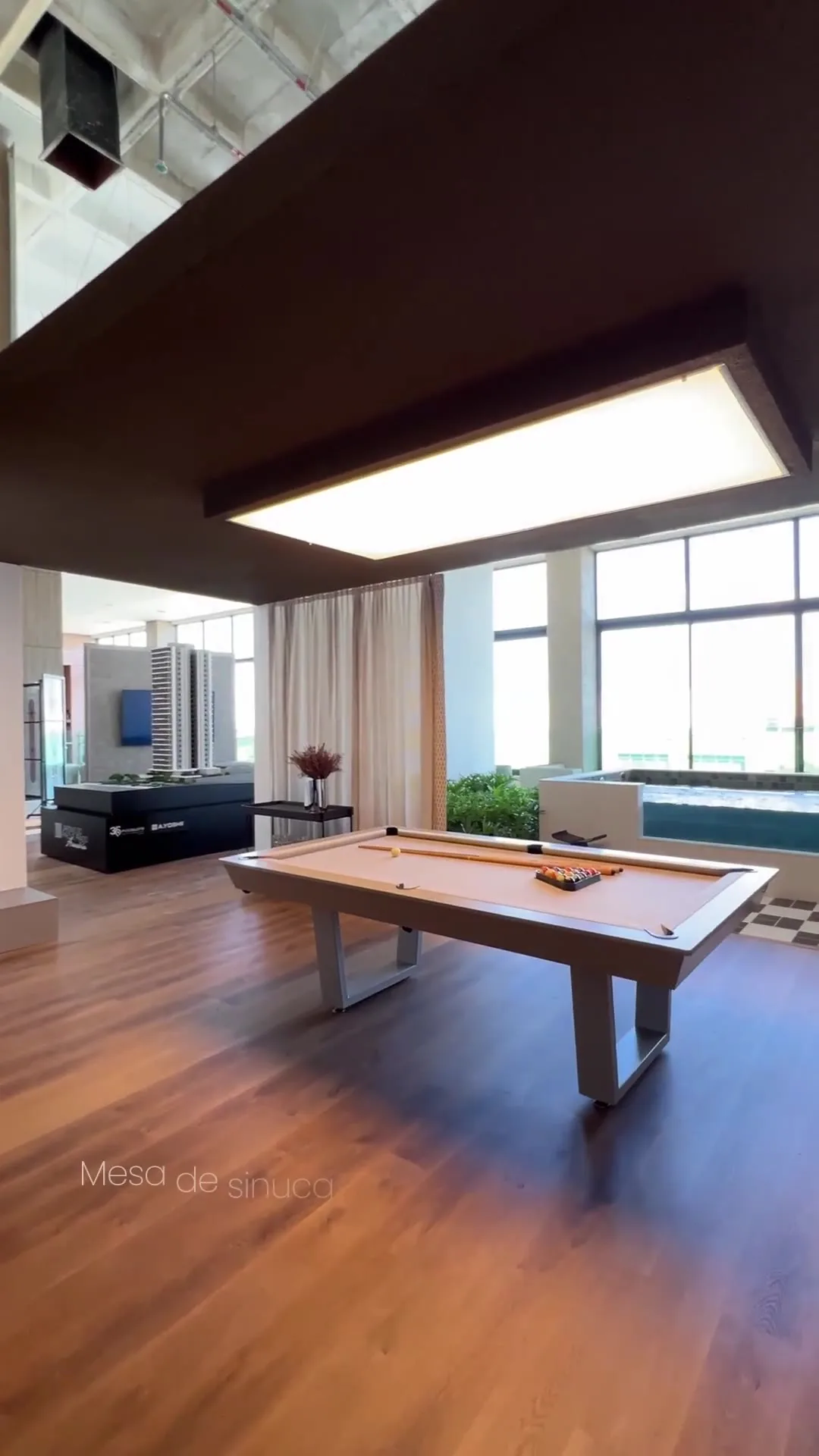 Mesa de Sinuca, Jantar e Uso Corporativo Atenas — vídeo